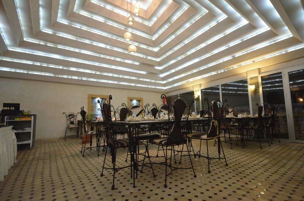 Hotel-Cafe-Restaurant Pyramides, Taza Exteriér fotografie